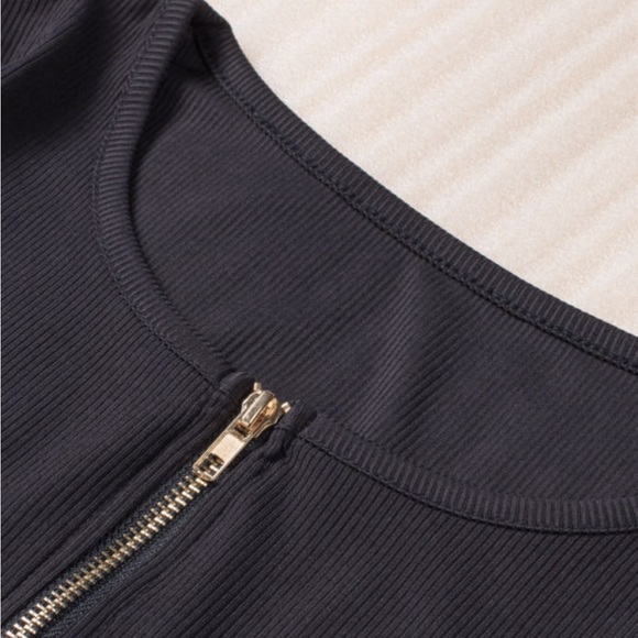 Black Ribbed Zipper Long Sleeved Top Size L or 2XL - Picture 5 of 7